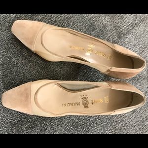 Rene Mancini nude mesh/suede pumps